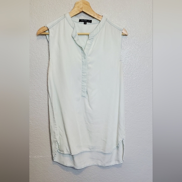 💚5/$25 Velvet Heart Lightwash White Blue Chambray Denim Sleeveless Top Medium - Picture 7 of 7
